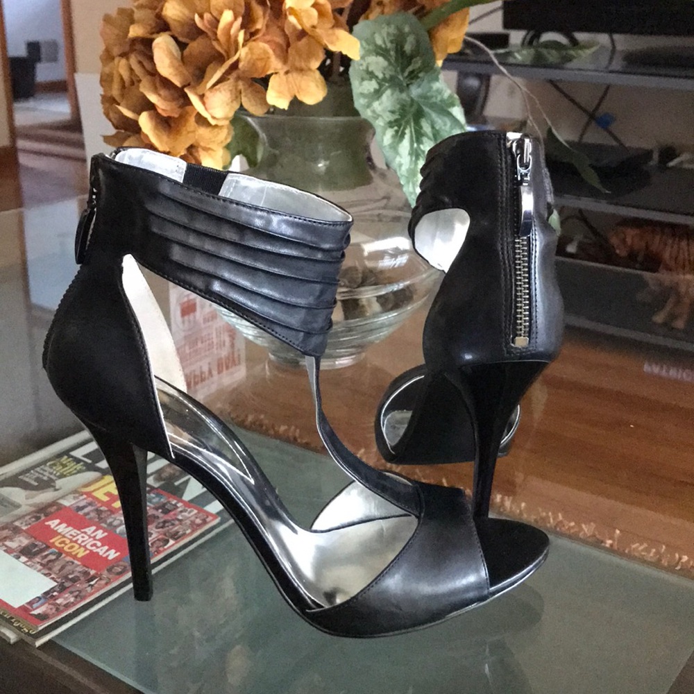 Guess black heels